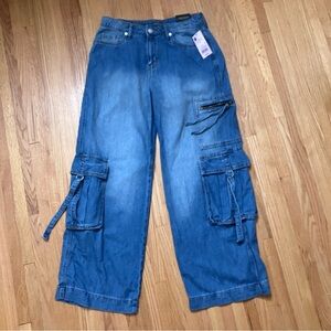 Wild Fable | Mid Rise Denim Cargo Pants / Wide Leg NWT | Size 6 with 31” inseam